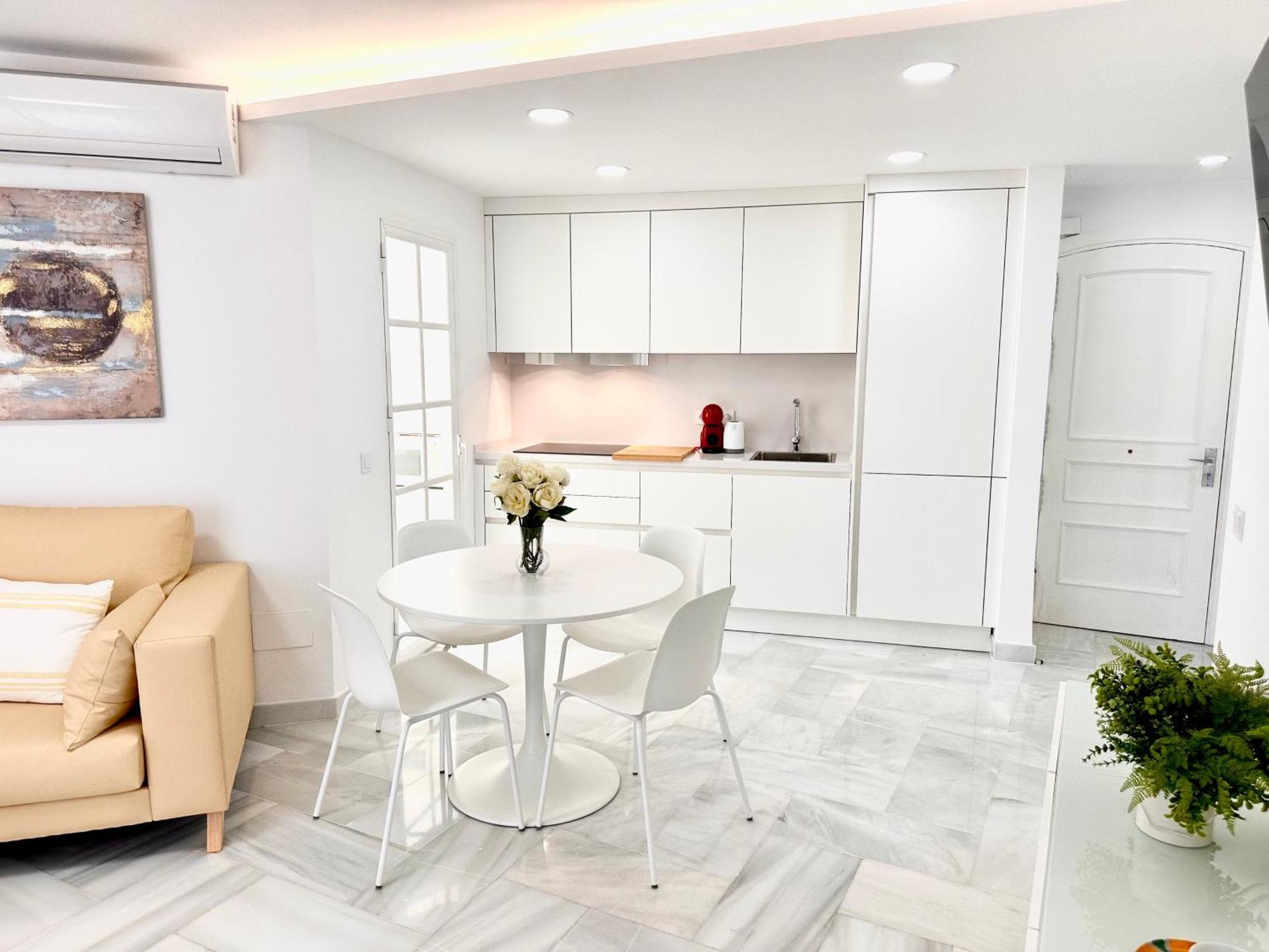 Apartamento, Paradise Sun Beach In Marina Benalmadena Bagian luar foto
