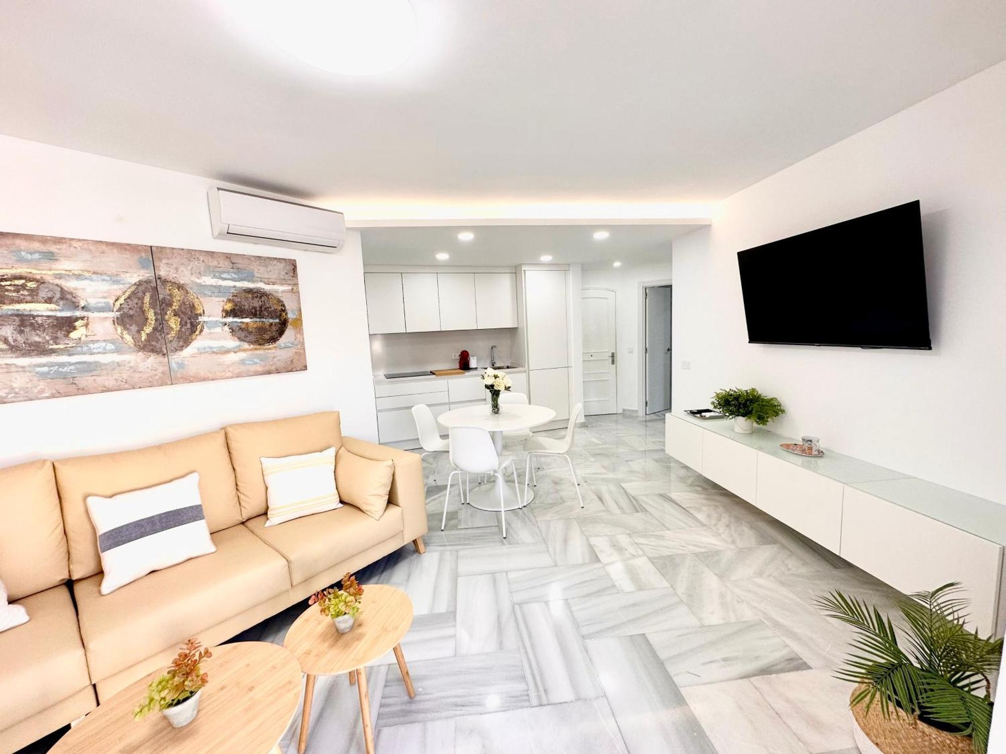 Apartamento, Paradise Sun Beach In Marina Benalmadena Bagian luar foto