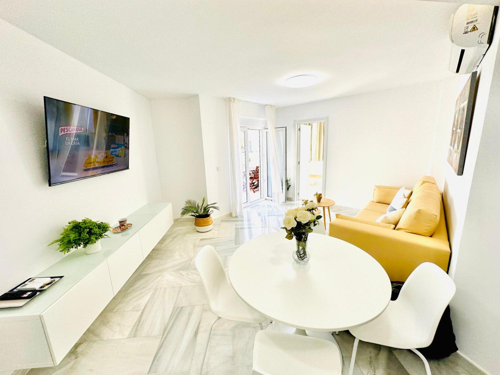 Apartamento, Paradise Sun Beach In Marina Benalmadena Bagian luar foto