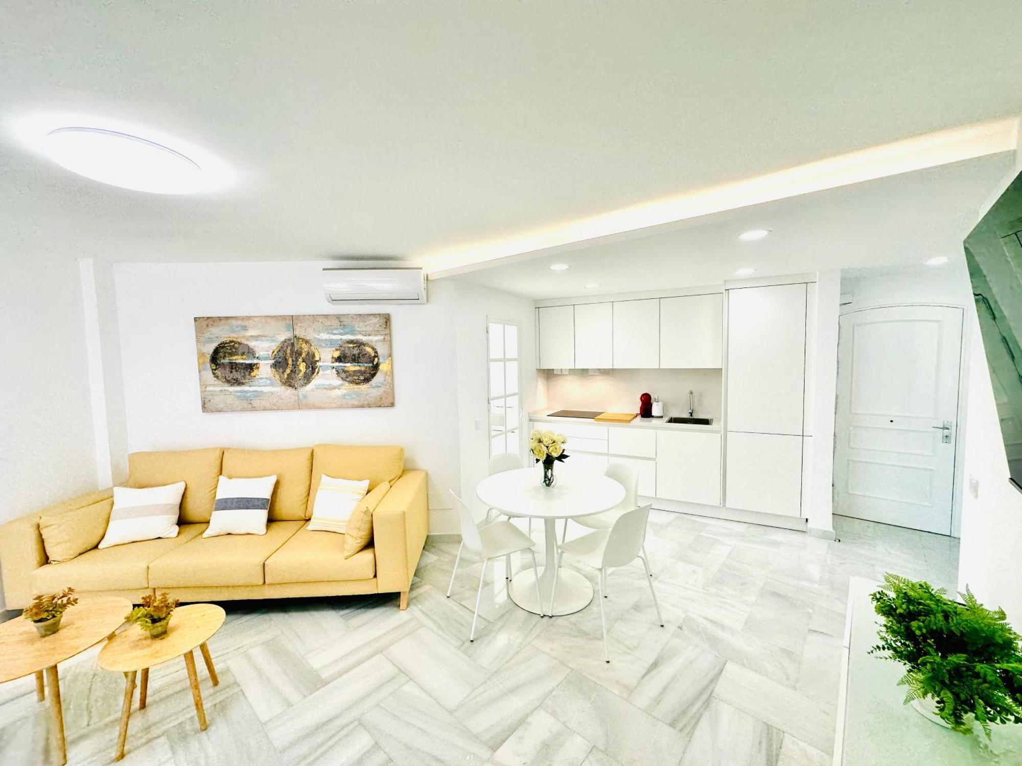 Apartamento, Paradise Sun Beach In Marina Benalmadena Bagian luar foto